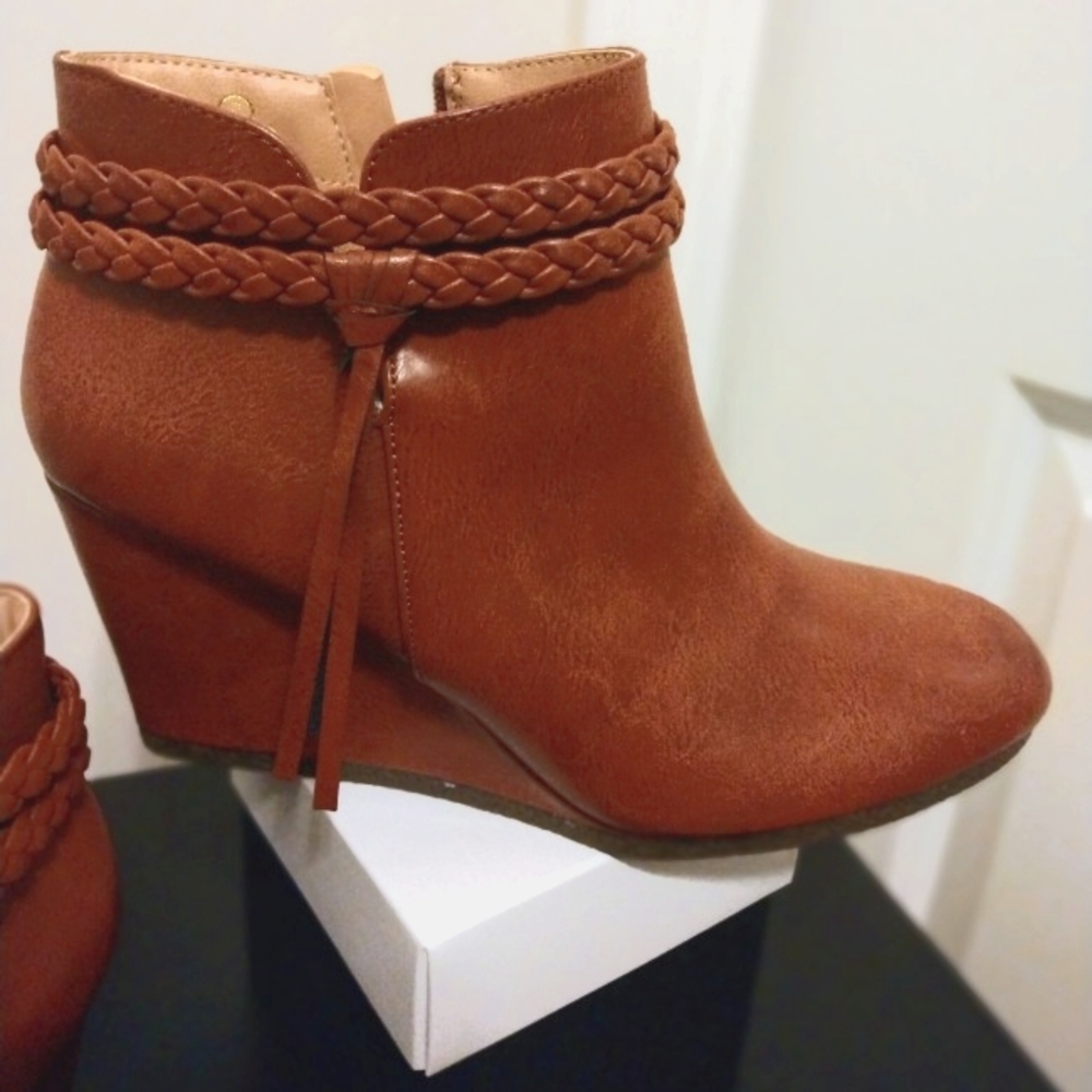 For LOTUS BOSS SHINE: NEW WOMEN'S LEATHER 3/4 BOOTS BRAND NEW WITHOUT TAGS. …